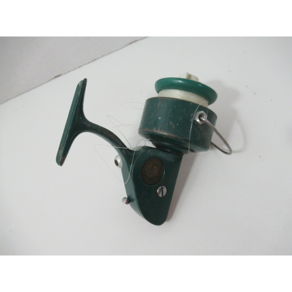 Penn 710 Greenie Spinfisher Spinning Reel USED for parts works but no handle